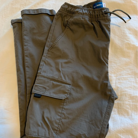 Old Navy boys tech taper cargo pants - Picture 6 of 11
